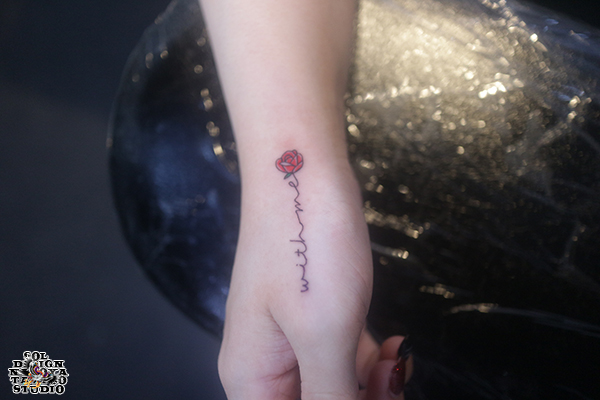 名古屋　タトゥー　女性